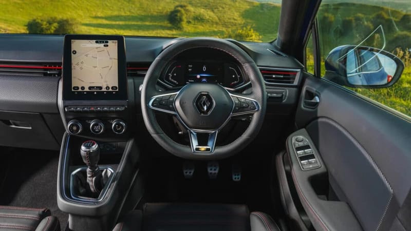 Renault Clio IV: A Perfect Smart Cockpit