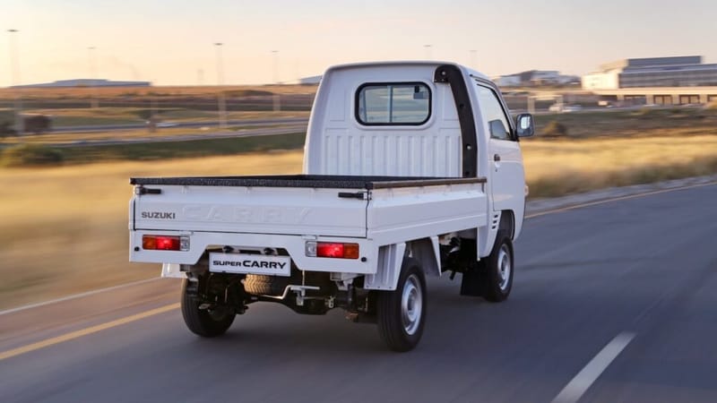 Suzuki Super Carry: Functional and Durable Exterior