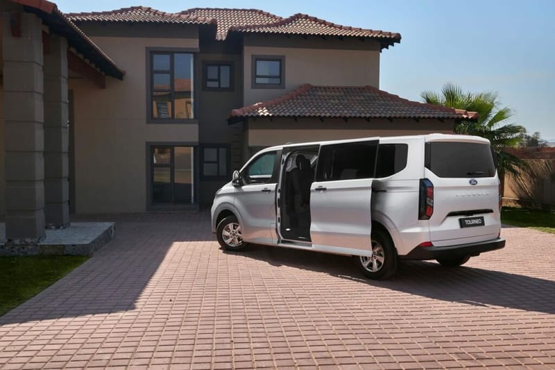 Ford Tourneo: Passenger-Focused Interior