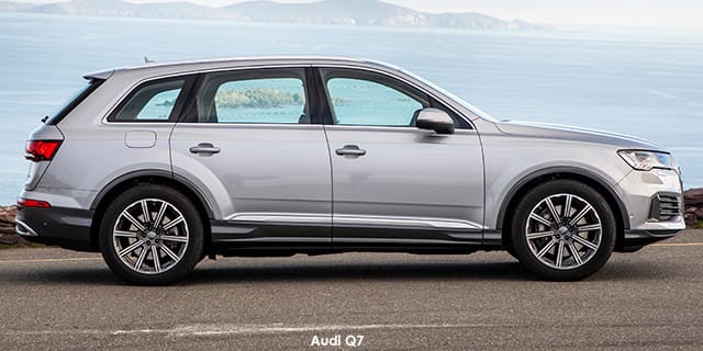 Audi Q7 photo 2