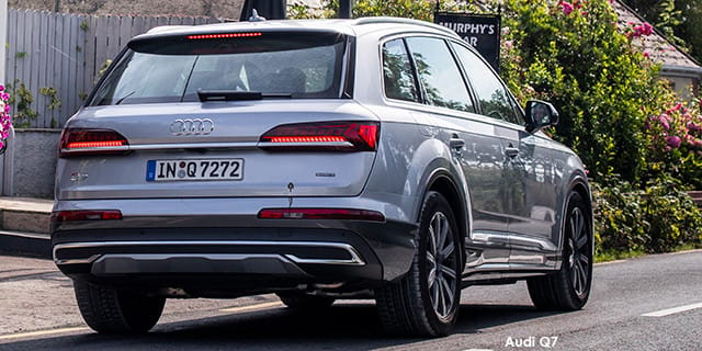 Audi Q7 photo 3