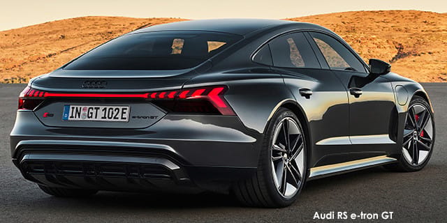 Audi e-tron RS e-TRON GT photo 2