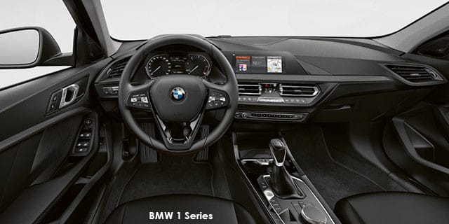 BMW 1 Series (F40) photo 3