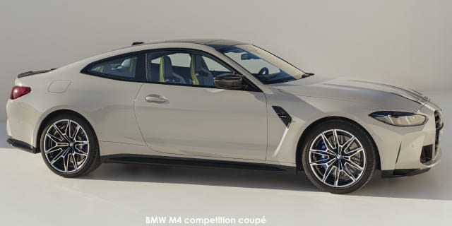 BMW 4 Series M4 Coupe M-DCT Competition AWD (G82) photo 4