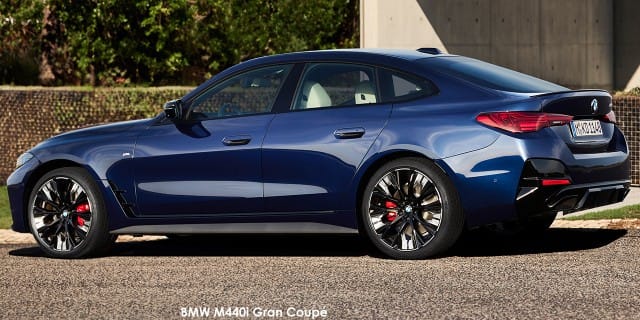 BMW 4 Series Gran Coupe M440i xDrive Gran Coupe (G26) photo 4