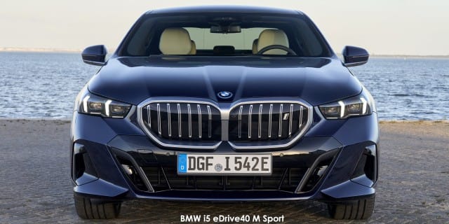 BMW iX i5 eDrive40 M Sport photo 2