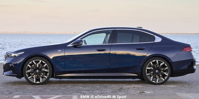 BMW iX i5 eDrive40 M Sport photo 3