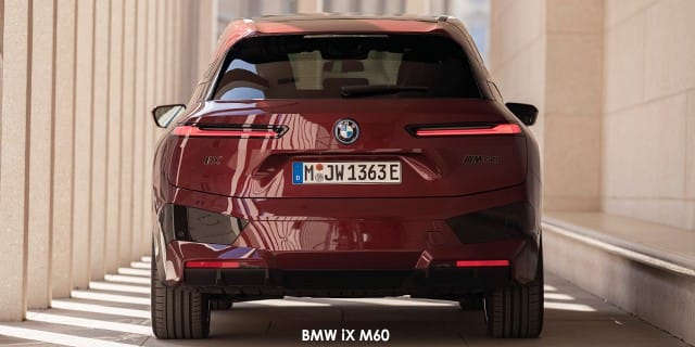 BMW iX M60 photo 4