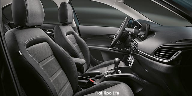 Fiat Tipo 1.6 Life Auto 5dr photo 4