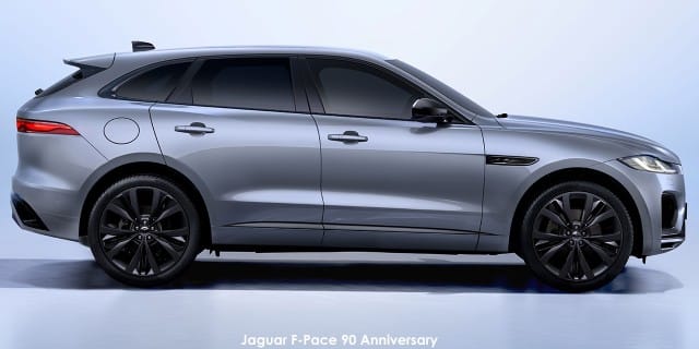 Jaguar F-Pace photo 2