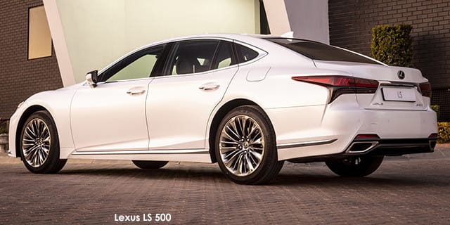 Lexus LS 500 photo 3