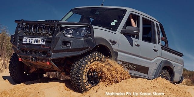 Mahindra Pik Up Special Edition 2.2 mHAWK S11 Storm 4x4 Auto Double Cab photo 2