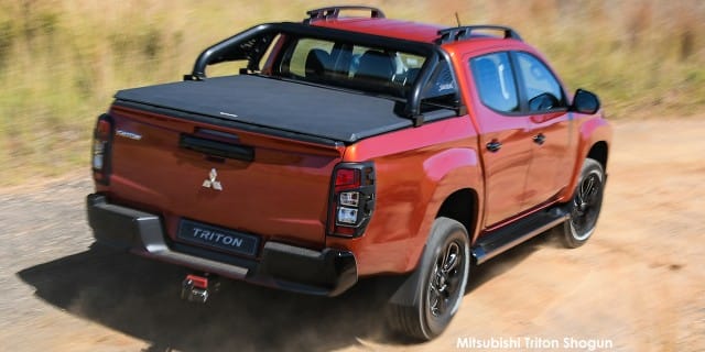Mitsubishi Triton 2.4 Di-DC Shogun 4x4 Auto Double Cab photo 4