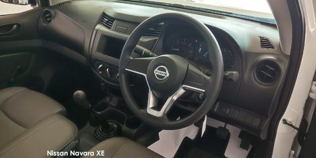 Nissan Navara Single Cab photo 3