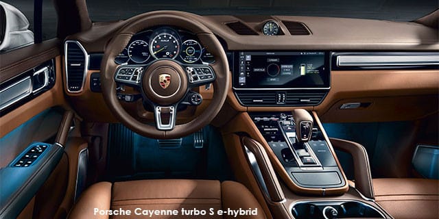 Porsche Cayenne Coupe Turbo S E-Hybrid Coupe photo 4