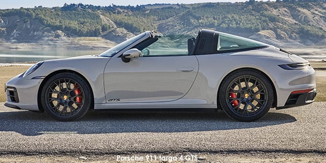 Porsche 911 Targa 4 GTS photo 2