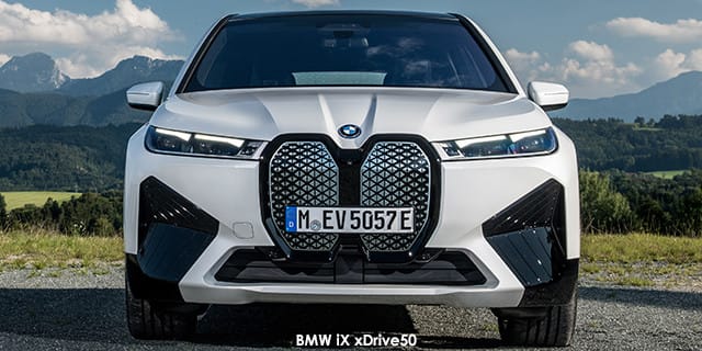 BMW iX xDrive50 photo 2