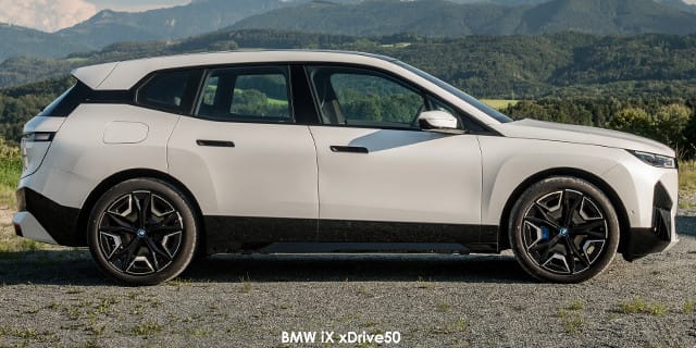 BMW iX xDrive50 photo 4