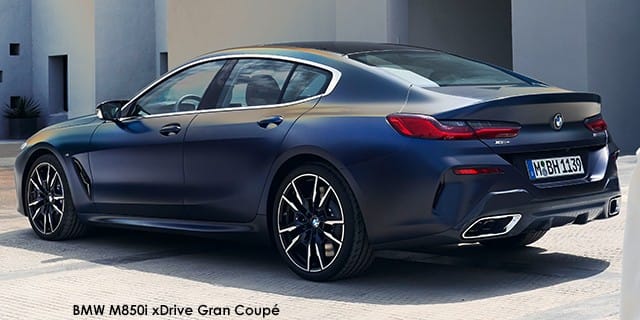 BMW 8 Series photo 2