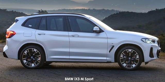 BMW iX3 photo 3
