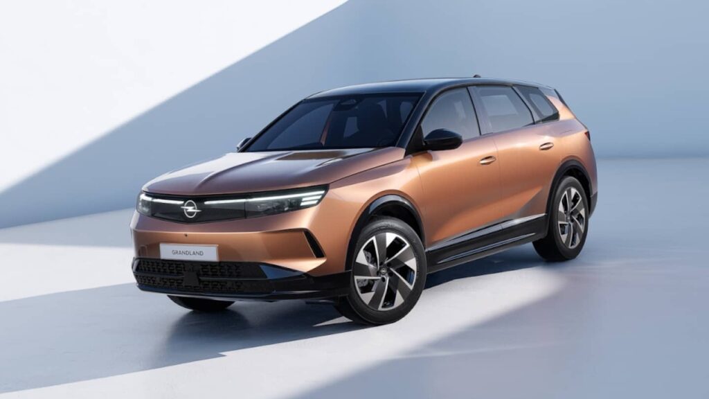 OPEL GRANDLAND 1.6T GS LINE A/T - Front View