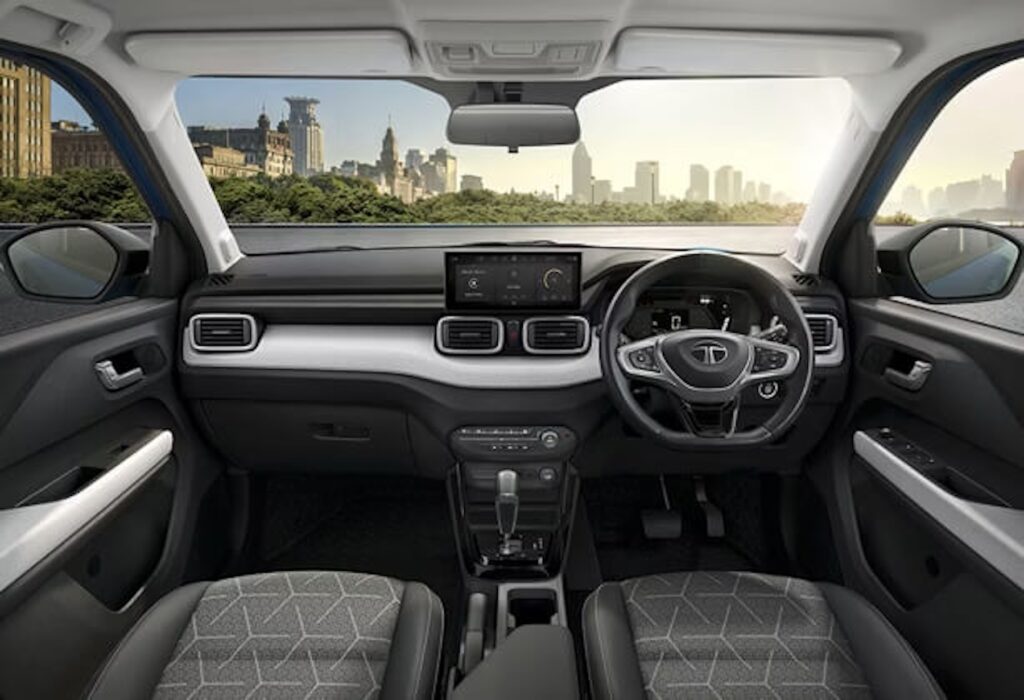 TATA PUNCH 1.2 CREATIVE+ AMT - Interior View