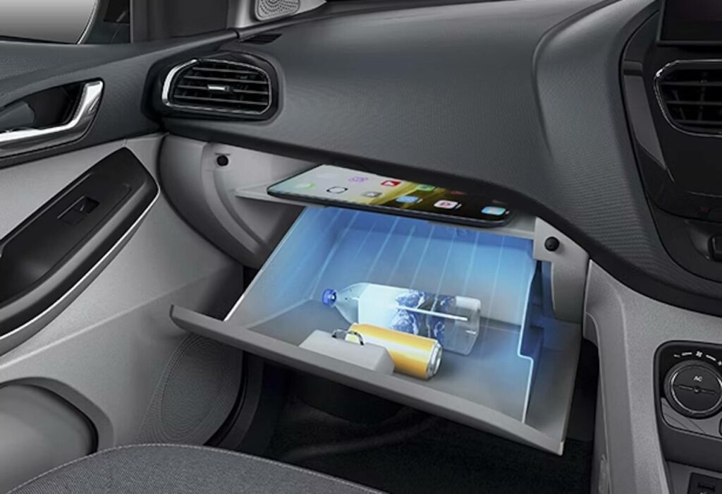 TATA TIAGO 1.2XZ+ - Interior View