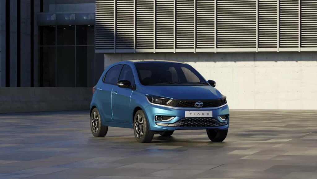 TATA TIAGO 1.2XZ+ - Front View