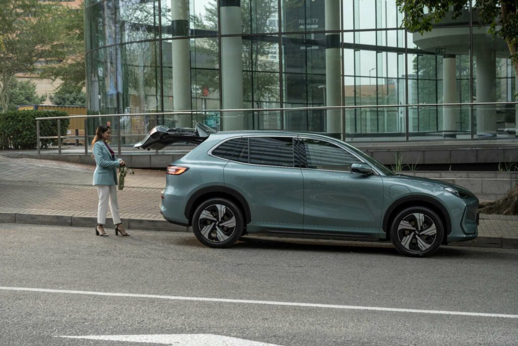 GEELY E5 APEX - Front View