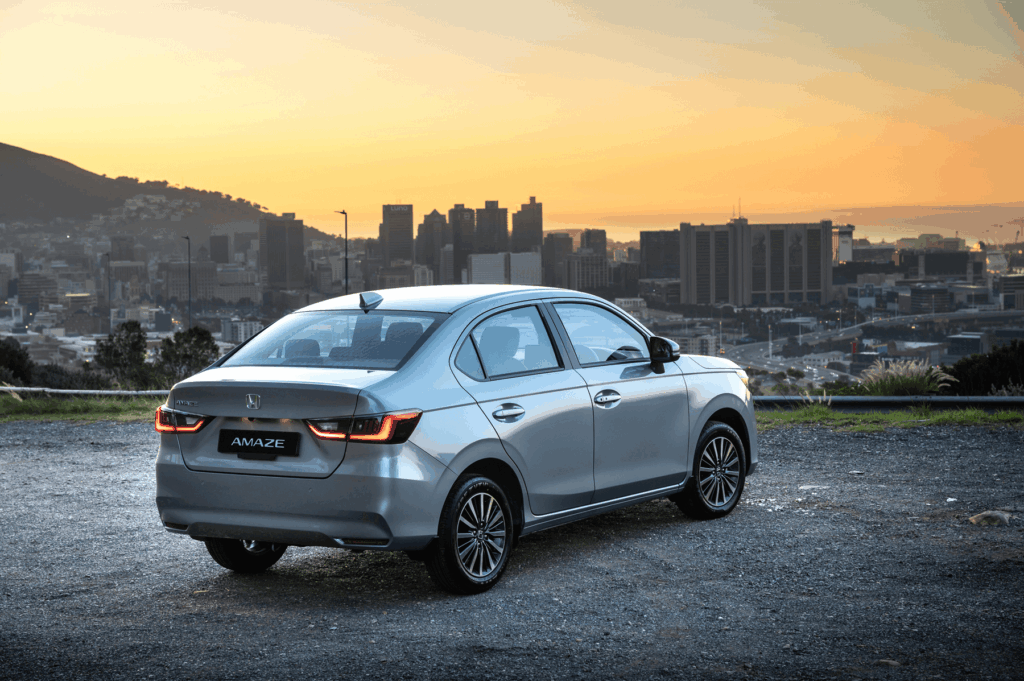 HONDA AMAZE 1.2 COMFORT CVT - Side View