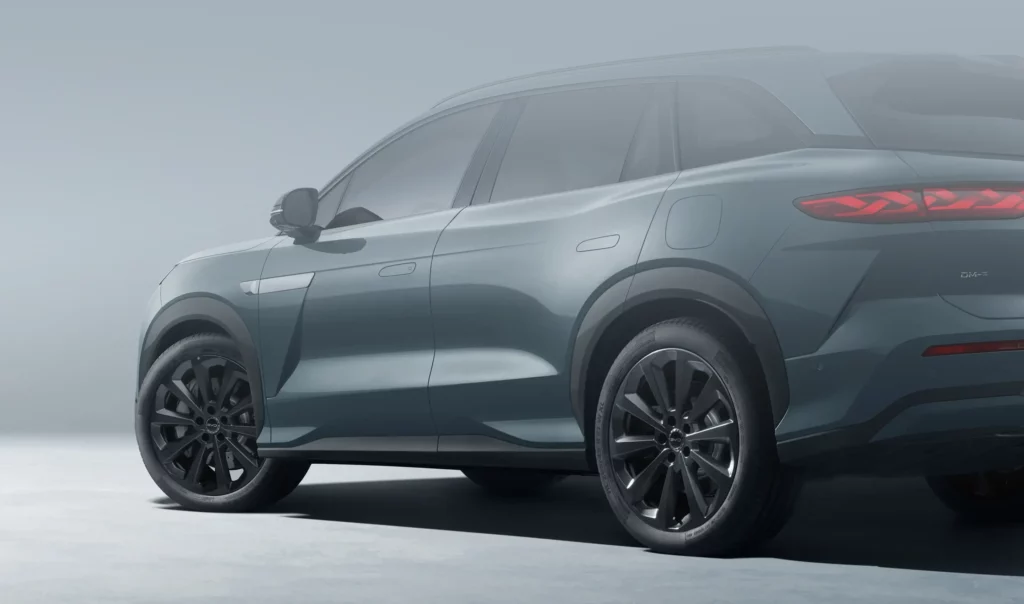 BYD ATTO 8 1.5T PERFORMANCE AWD (PHEV) - Front View