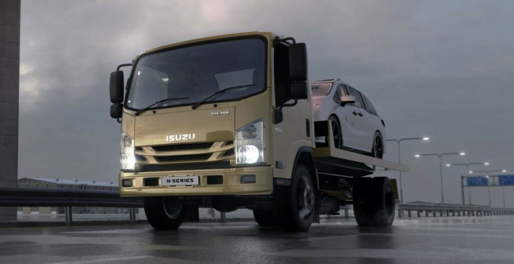 MEDIUM COMMERCIAL TRUCK