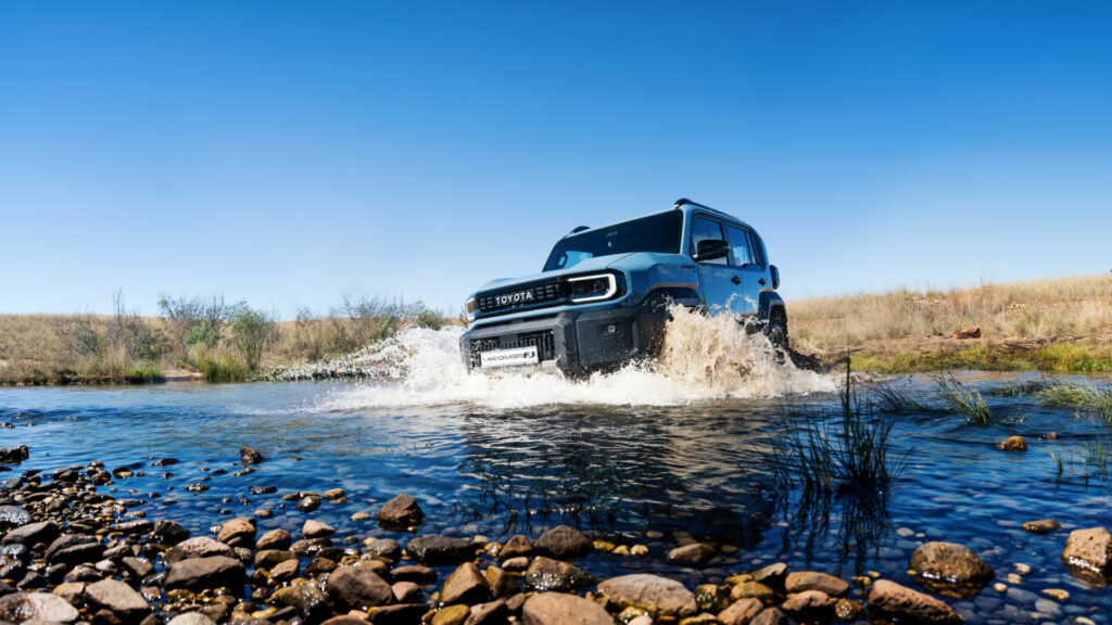 TOYOTA FJ CRUISER