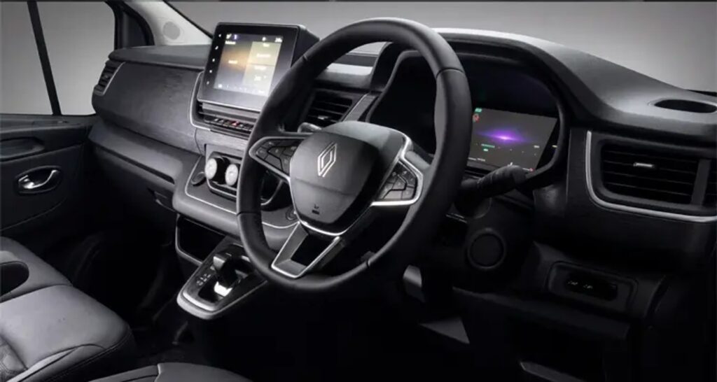 RENAULT TRAFIC 2.0 dCi TECHNO + AT - Interior View