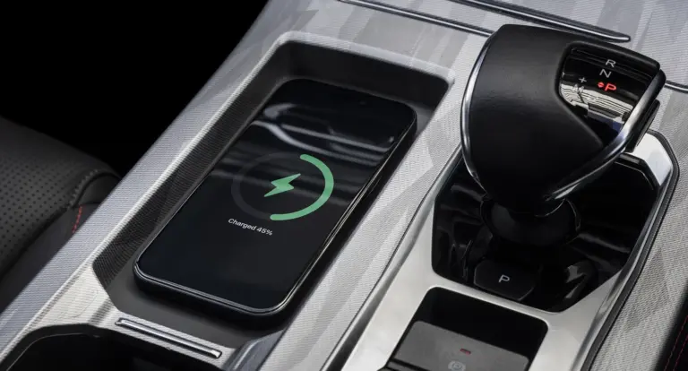 Jetour Dashing: 50W Wireless Charging